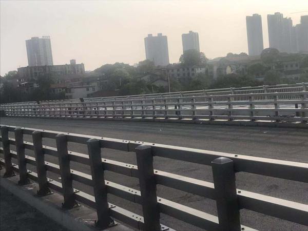 供需弱勢(shì)平衡，不銹鋼復(fù)合管價(jià)或窄幅整理！